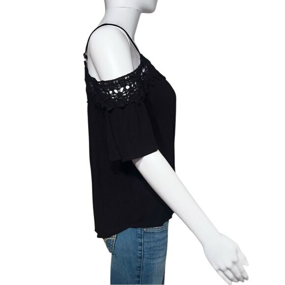 Cold-Shoulder Crochet Top (S) - Picture 4 of 13